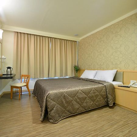 Ing Wang Hotel Tainan Exterior photo