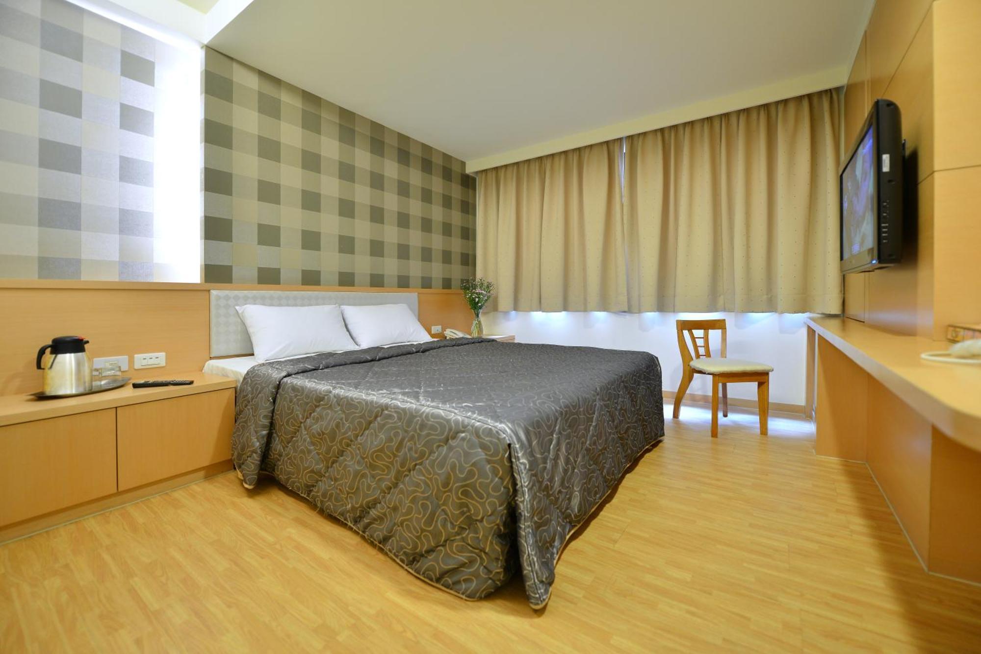 Ing Wang Hotel Tainan Exterior photo