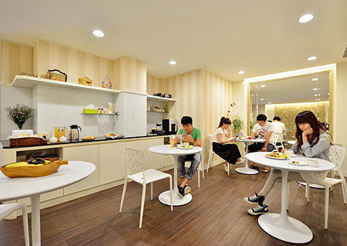 Ing Wang Hotel Tainan Exterior photo